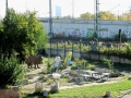 Obstgarten mit Plastiken von Matthias Garff